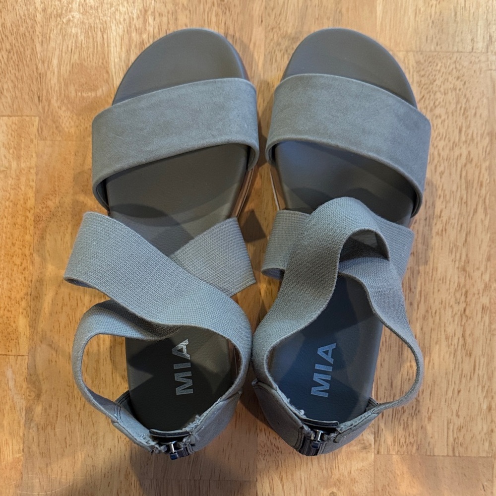 MIA Women's Elegant Gray Sandals size 7